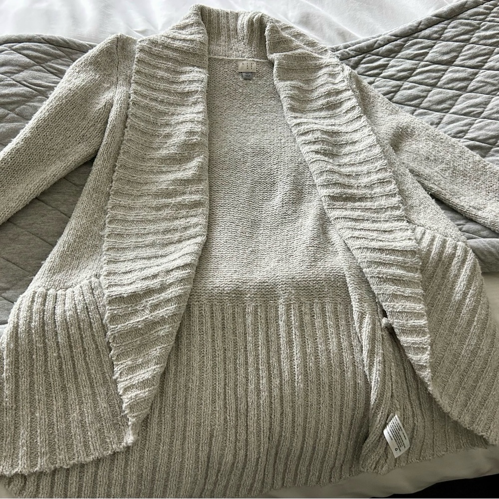 Women's Gray/Cream Sweater Cardigan